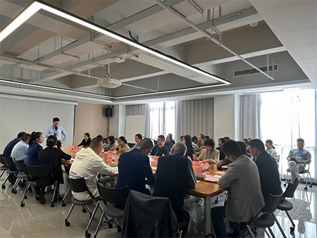 凯盛总部召开“解放思想再出发，二次创业大讨论”座谈会